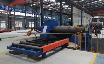 数控四辊卷板机实现板材一次成型，助力重工业制造提质增效